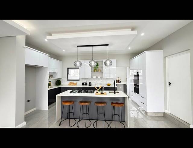 4 BEDROOM HOUSE FOR SALE IN FOUNTAINBROOK ESTATE